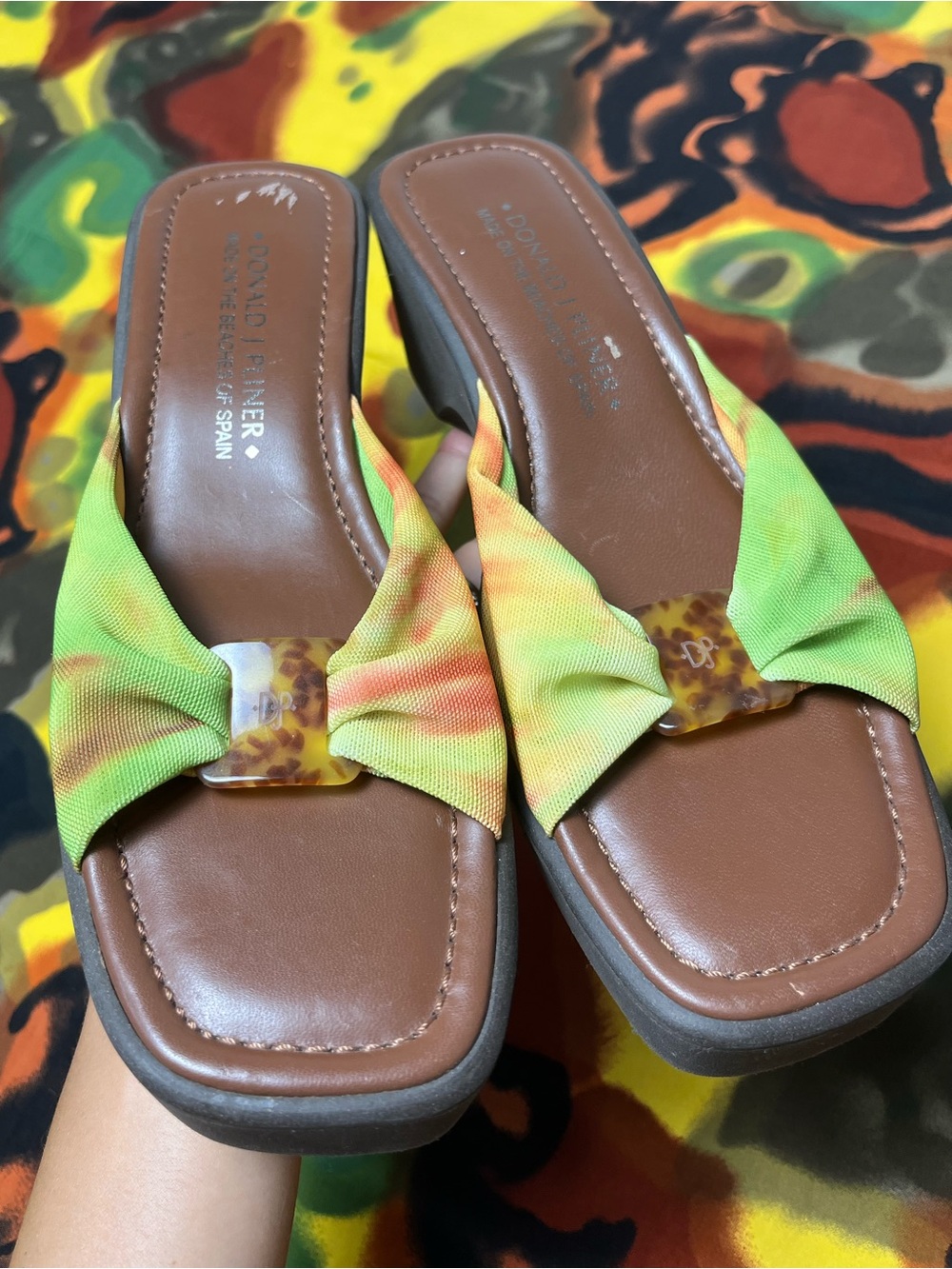 Donald J Pliner green & yellow pattern shoes made in Spain size 9